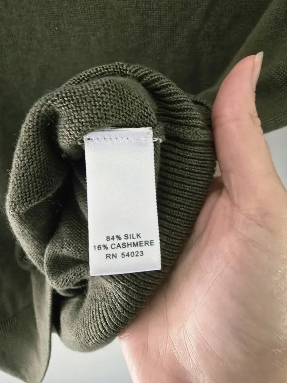 Banana Republic Silk Cashmere V-Neck Dark Green Knit Sweater Mens M Pullover